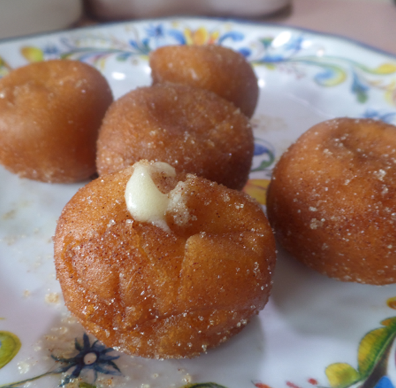 Custard Filled Cinnamon Balls